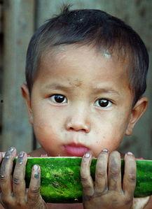 男生拍照带你吃瓜,跟随男生镜头，一起品尝人间烟火