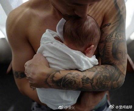 花臂哥吃瓜,揭秘娱乐圈幕后风云