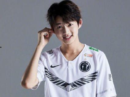 小乐言吃瓜前后,揭秘网络舆论的狂欢与反思  第2张