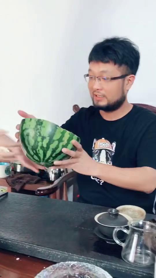 吃瓜应该配什么bgm,揭秘吃瓜最佳BGM